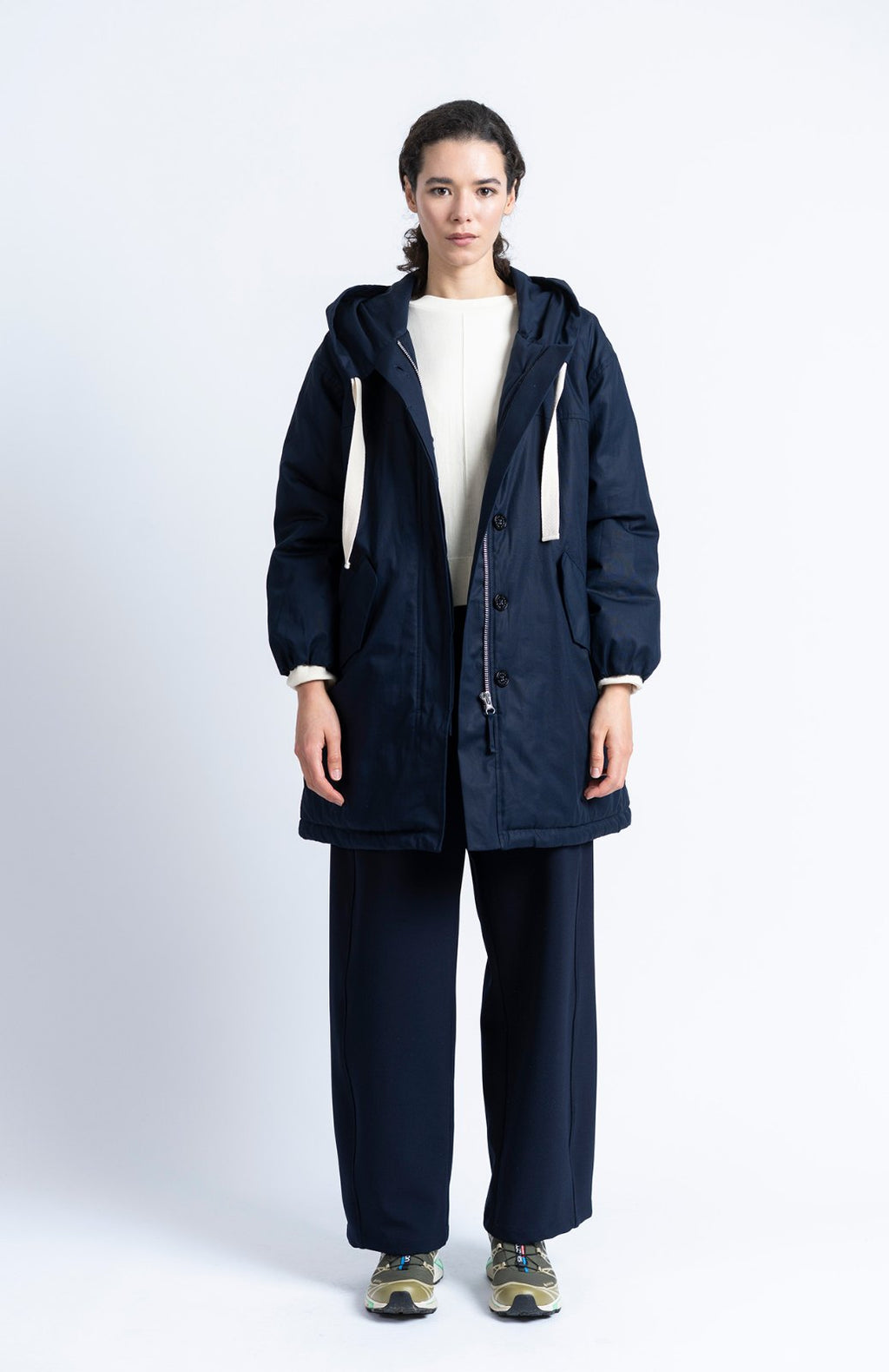 Parka acolchada con capucha en azul marino